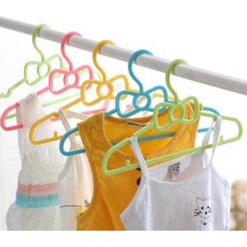 10 pcs Portable Clothes Hanger Plastic Towel Display Scarfs Hangers Windproof Children Coats Hanger Clothing Organizer