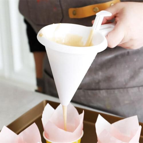HOT DIY Convenient Chocolate Candy Icing Funnel Mold Kitchen Adjustable Frosting Pancake Cream Batter Dispenser Cake Tool Baking