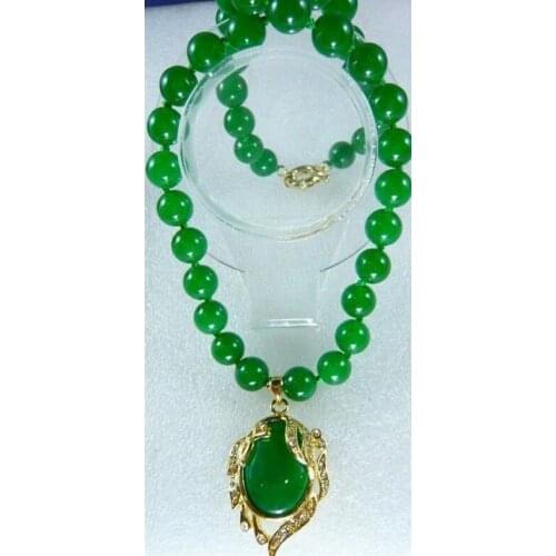Free shipping ladys finest accessory! lovely green jade Necklace + inlaid crystal green jade pendant