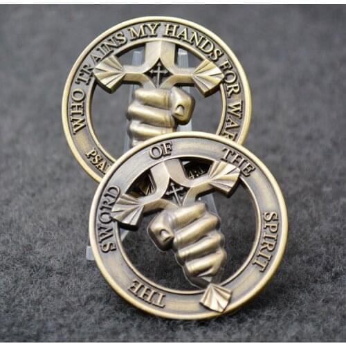 New souvenir bible cross Bronze plated crafts Coin Who Trains My Hand For Wars The Sword of The Spirit challenge coins