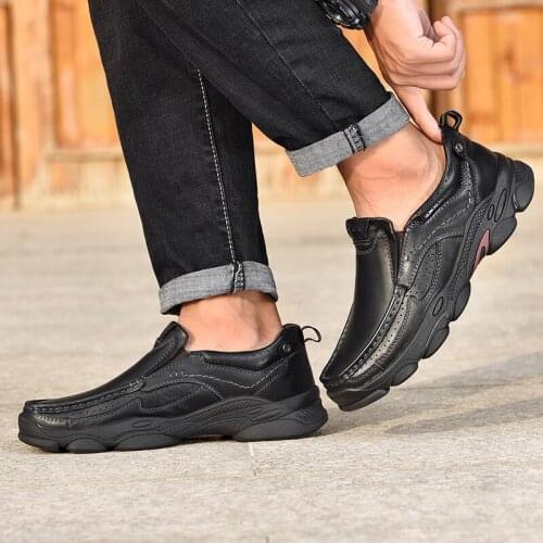 Mens genuine Leather Shoess Trend Comfortable Men Shoes outdoor Comfortable and breathable British Fashion Men Sneakers