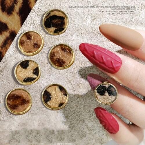 10pcs Buttons Design Nail Art Decorations Leopard Amber Stone Pattern Plush Bukle Nail Jewelry Ornaments UV Manicure Accessories
