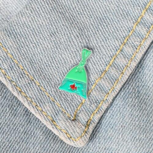 Carp fish bag shape personality brooch T-shirt denim clothing backpack badge jewelry family children holiday blessing gift