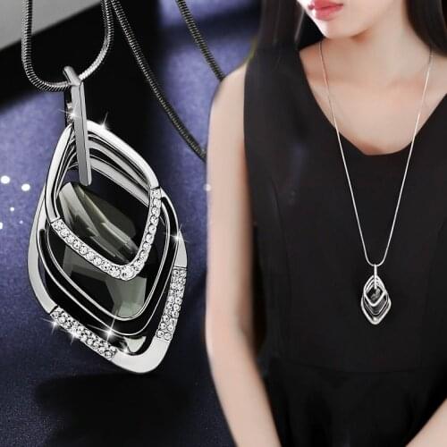 Fashion Crystal Round Circle Rhombus Polygon Pendant Long Necklace for Women 2021 New Trendy Jewelry Sweater Necklaces