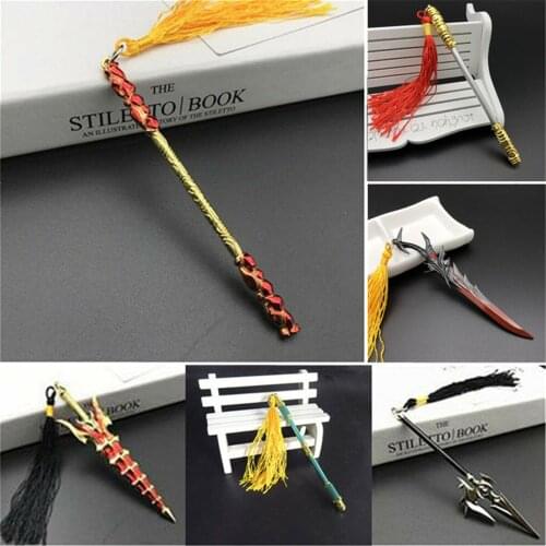 Creative Sword KeyChains Ring Hot Game Weapon Model Metal Key Chain Pendant