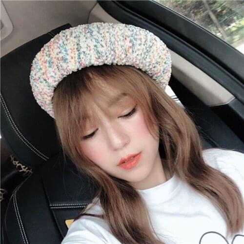 2021 Popular Shiny Light Colored Cute Knit Girls Flash Painter Beret Hats Korean Hundred Striped Versatile French Cap