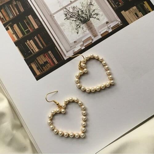 New Arrival Imitation Pearl Heart Shape Hollow Earrings For Women Korean Style Bead Earrings Wedding Party Earrings E0286