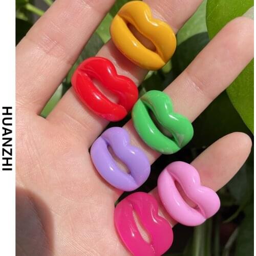 HUANZHI 2021 New Fashion Punk Red Lips Shape Resin Finger Rings Mouth Lip Acrylic Ring for Women Girls Party Jewelry
