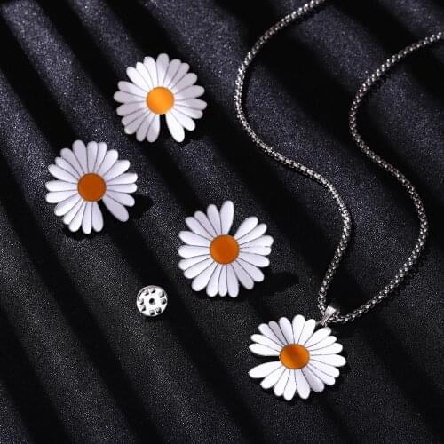 New Arrival Sliver Plated Jewelry Sets Daisy Flower Pendant Necklace Stud Earrings Brooch For Women Girls Wedding Bridal Gifts