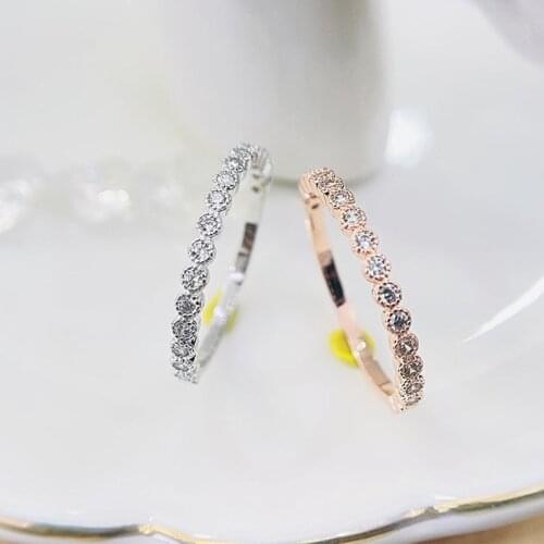 Ventfille White Rings