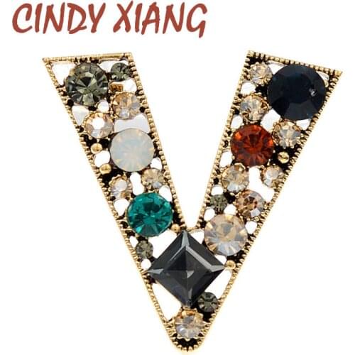 CINDY XIANG Crystal Letter V Brooches For Women Vintage Shining Fashion Brooch Pin Coat Accessories High Quality New 2021