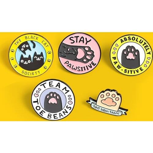 Cute Cats Paw Club Enamel Pins Cat Toe bean team Cafe Paw Badge Custom Kitten Brooches Lapel pin Jeans shirt Bag Animal Jewelry