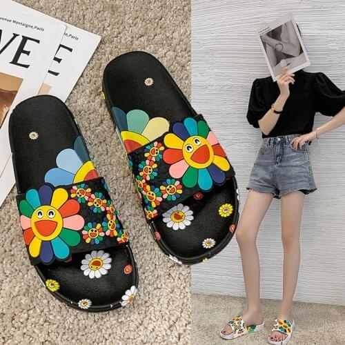 Beach Slippers Smiling Sunflower Platform Sandals Women Casual Flats Flip Flops Women Outside Summer Home Bath Indoor Shoes