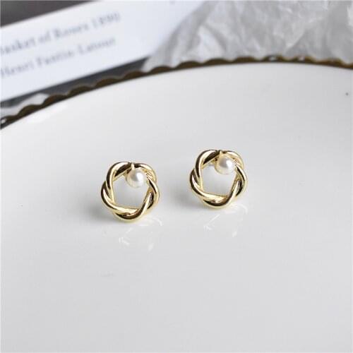 Stud Earrings for Women Fashionable Geometric Ring Pearl Earrings Light Luxury Charm Earrings Jewelry Accessories Wholesale