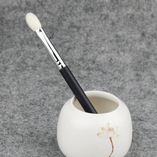 R104 Professional Handmade Make Up Brush Large Eye Shadow Brush Soft Saikoho Goat Hair Cosmetic Tools Black Makeup Brushes