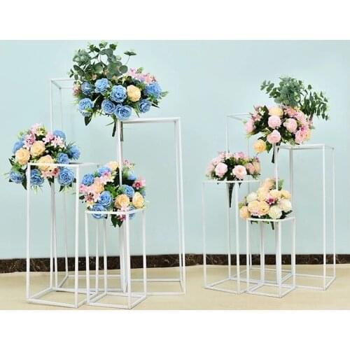 Wrought Iron Geometry Road Guide Flower Stand Wedding Bouquet Shelf Props Table Centerpieces Artificial Flower Ball Decoration