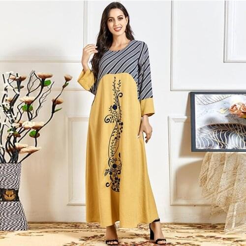 New Women Dress Muslim Dubai Skirt Turkey Middle East Fashion Embroidery Plus Size Dress for Ladies Kimono Robe Women Dress