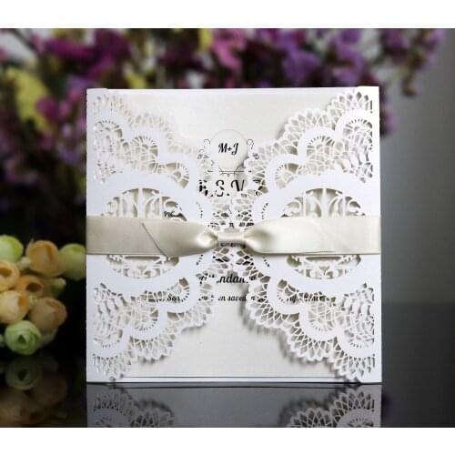 100pcs/Lot New Arrival Flowers White Pearlescent Wedding Invitations Cards Laser Cut Hollowed Out Invitations For Wedding Party