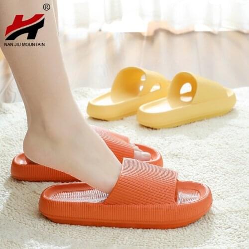 2021 Platform Slippers Solid Color Non-Slip Home Slippers Couples Flat Sandals Comfortable Sole Plus Size 45 Bathroom Slippers