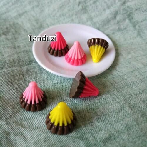 Tanduzi 100pcs Wholesale Flatback Resin Cabochons Simulation Food Sweets Small Fudge Pudding DIY Dollhouse Miniature Decoration