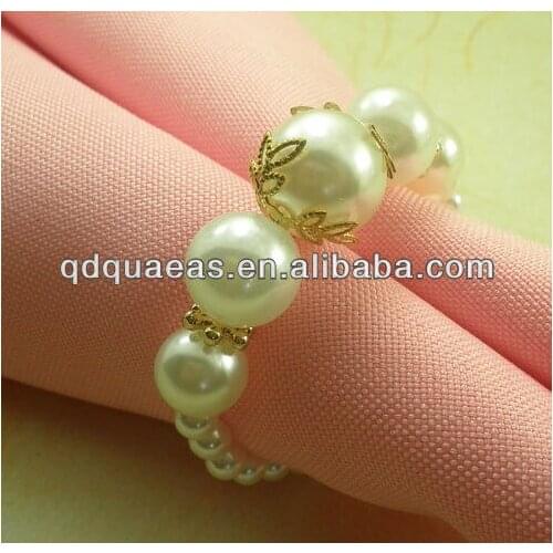 Crystal pearl napkin ring