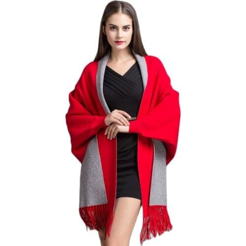 A1818 Top Grade New Fashion Womens Coats Autumn and Winter Knitting Sweaters Medium and long Tassel Cloak Shawls