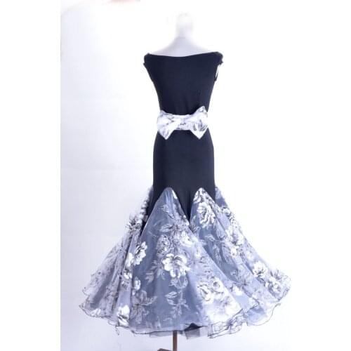 Modern dance thorn embroidered large bow belt swing boat neck sleeveless dress