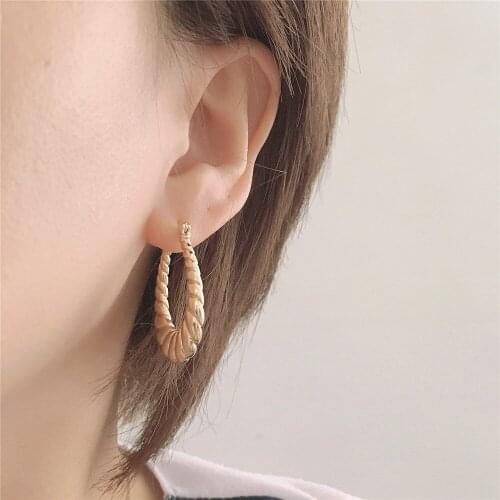 Lovely Gold Color Textured Twirl Oval Hoop Earrings For Women Girl Vintage Unique Chic Casual Elegant Office Jewelry Accessory