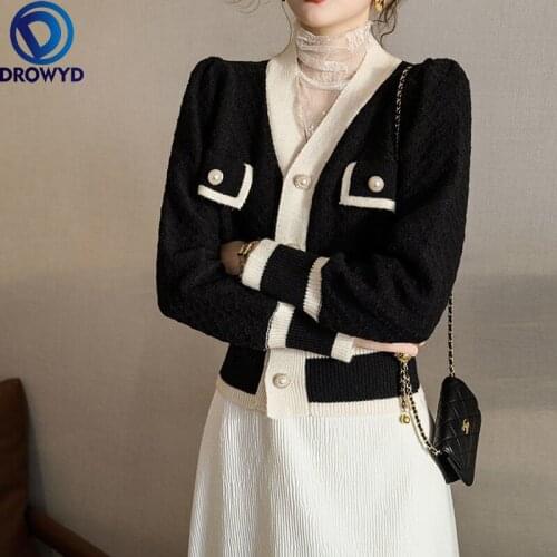 Autumn and Winter Small Fragrant Wind Knit Top Womens Design Sense Niche Coat 2021 New Short Single-breasted Sweater Cardigan
