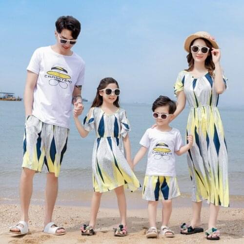 Summer Family Matching Outfits Beach Mum Daughter Bohemian Dress Dad Son Cotton T-shirt &Shorts Holiday Seaside Couple Outfits
