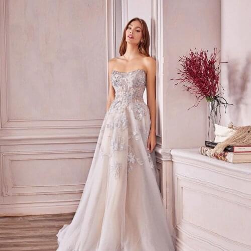 Pretty Elegant Prom Dresses Strapless Sleeveless Applique Crystals Tulle A-line Sweep Train Women Formal Evening Party Gowns
