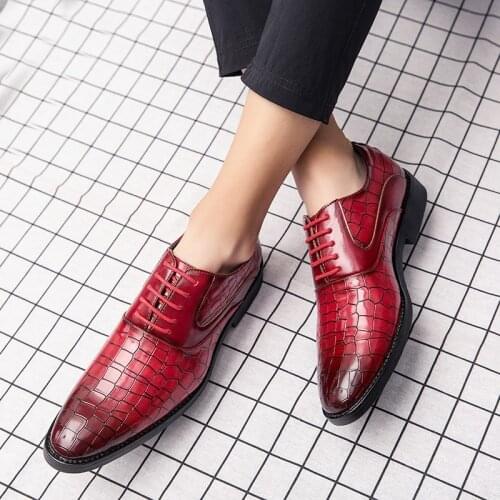 2021 New Red Leather Men Dress Shoes Plus Size 38-47 Wedding Party Shoes Man Flat Casual Male Formal Footwear Chaussure Homme