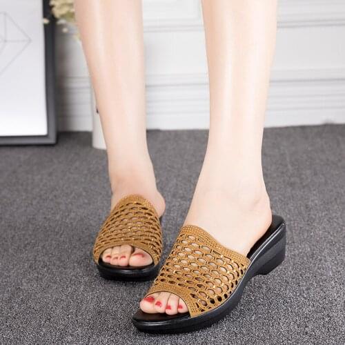 Fashion Summer Mother Slippers Hollow Out Middle-aged Women Sandals Female Sandals