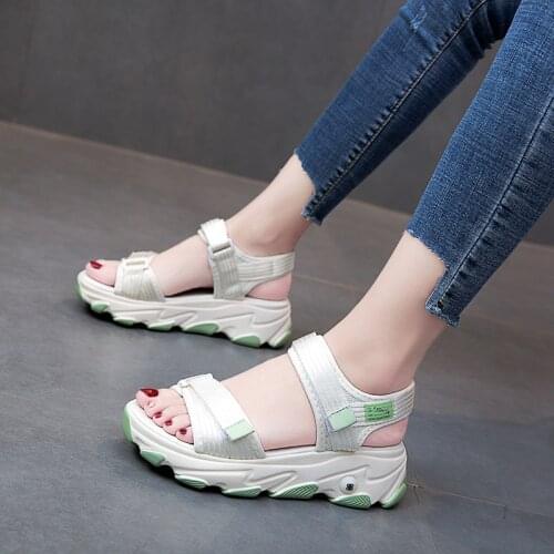 Sports Daddy Sandals Female Summer 2021 New Breathable Velcro Sponge Cake Shoes Wild Non-Slip Thick-Soled Lncrease Beach Shoes