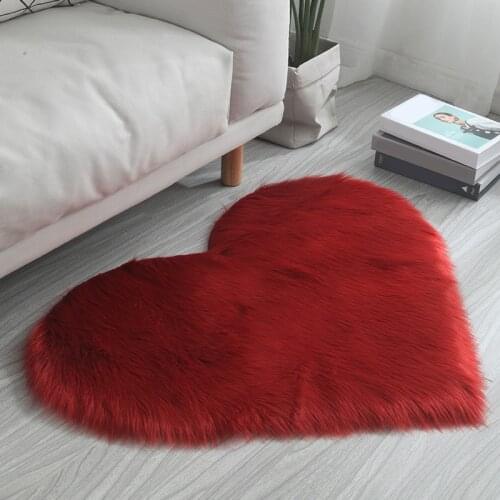 Fluffy Fur Carpet Anti-skid Love Heart Shape Floor Rugs Artificial Wool Children Bedroom Hotel Mats Modern Home Decoration