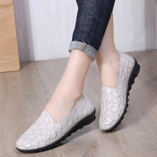 2021 New Embroidered Comfortable Tendon Bottom Fashion Peas Womens Shoes Casual Fashion Sneakers Women