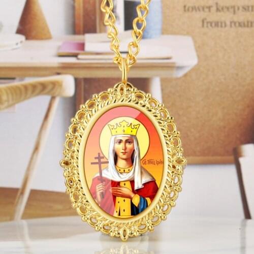 Mini Gold Madonna Jesus Pocket Watch Oval Shape Quartz Pocket Watches Men Women Pendant Watch Necklace Chain Gifts