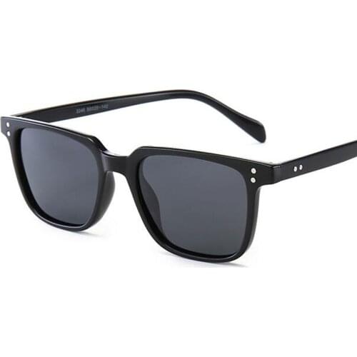 Summer Mens Designer Driving Glasses Classic Brand Vintage Square Polarized Sunglasses Male Rivet Shades UV400 Eyewear