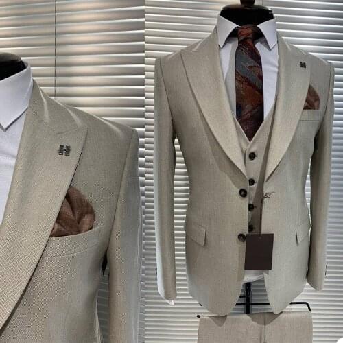 Smart Casual Men Tuxedos Custom Made Two Button Peaked Laple Blazer Wedding Party 3 Pieces （Pant + Jacket +Vest） Suits