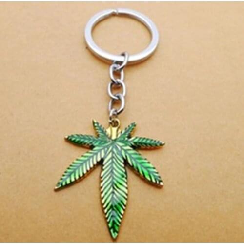 Personality Creative Keychain Waist Bag Pendant Red Green Big Maple Leaf Pendant Alloy Keychain Car Gift Pendant
