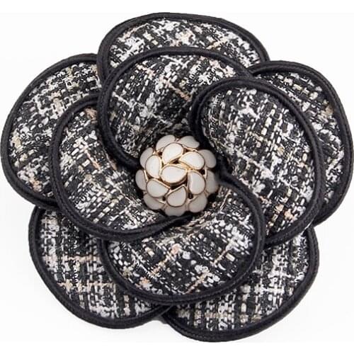 High-end Vintage Fabric Camellia Flower Brooches for Women Fashion Suit Cardigan Lapel Pins Corsage Badge Jewelry Gifts