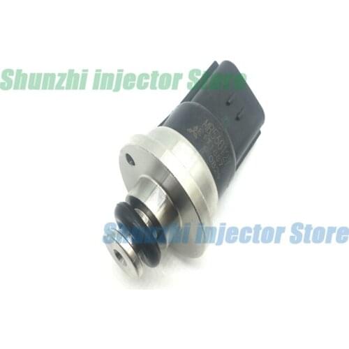 For Mitsubishi Montero Pajero New High Quality Fuel Pressure Sensor MR560127 E1T18871