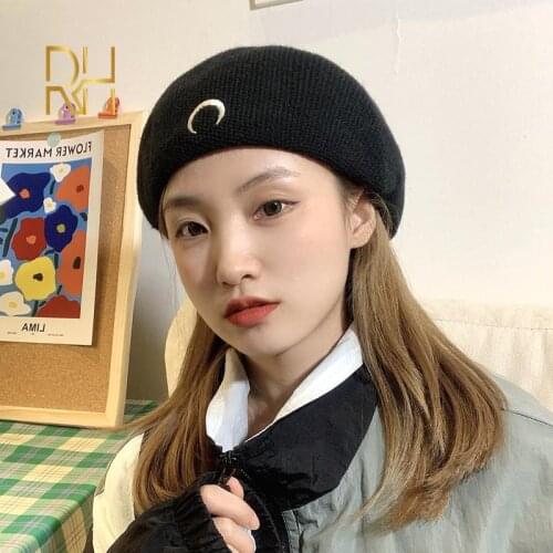 Knit Winter Warm Black Beret Female French Artist Beanie Hat Gothic Punk Style Retro Moon Embroidery Women Painter Hat RH