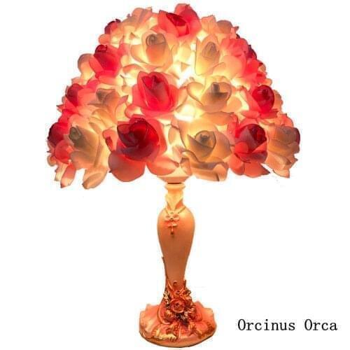 Modern Creative Romantic Rose Table Lamp Bedroom Bedside Lamp European Red Flower Table Lamp Wedding Gift
