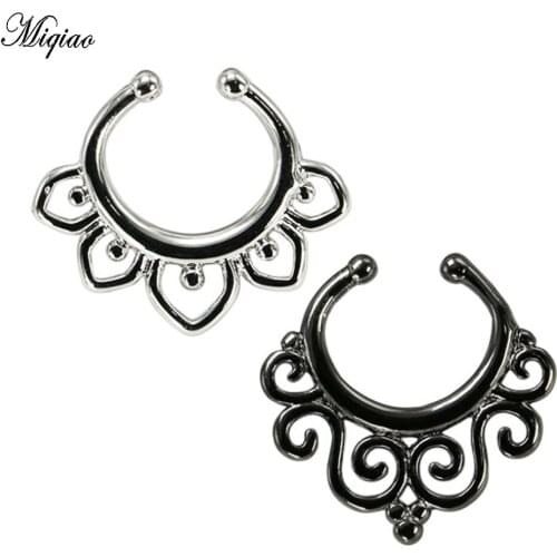 Miqiao 2pcs Black Color Round Fake Septum for Women Body Clip Hoop Vintage Fake Nose Ring Piercing Body Jewelry