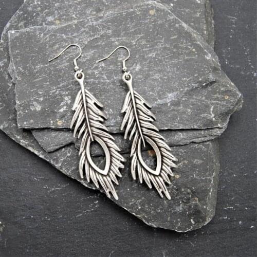 New Fashion Retro Hollow Peacock Feather Earrings Personality Temperament Alloy Branch Women Earrings Wholesale