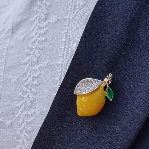 2021 New Enamel Yellow Lemon Womens Personalized Fashion Brooch Wedding Party Orange Fruit Versatile Womens Brooch Gift