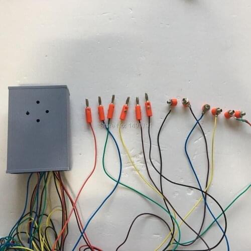 Takagism game prop Connect 6 group lines at the right way to unlock run away from the escape room game