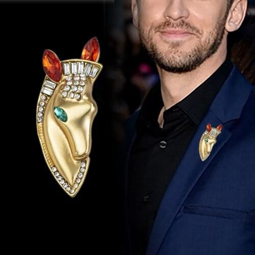 Korean New Fashion Animal Horse Head Brooch Pin Metal Rhinestone Lapel Pins Suit Shirt Corsage Collar Gifts for Men Accessories