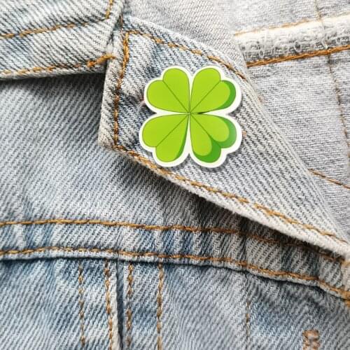 Vintage Shirt Brooch For Women Beautiful Four Leaf Clover Pins Cute Acrylic Badges Jewelry Gifts Bag Clothes Accessories